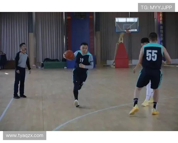 巅峰对决点燃赛场激情见证篮球比赛的速度力量与荣耀青春梦想拼搏